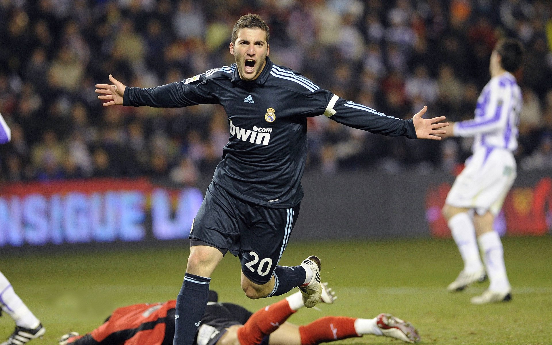 开云体育官网-塞维利亚对阵卡塔尔,弗拉霍维奇在错位时空中打出生涯之夜 第2张 开云体育官网-塞维利亚对阵卡塔尔,弗拉霍维奇在错位时空中打出生涯之夜 第2张