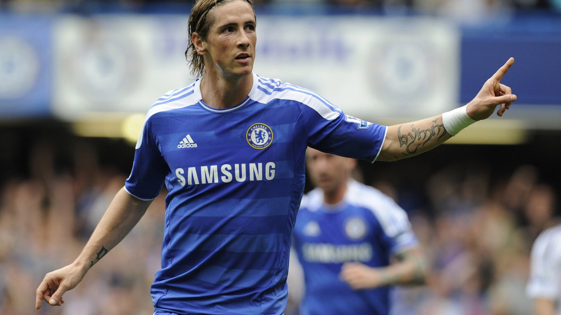 开云体育官网-范戴克式统治力，当NBA季后赛之夜响起足球的防守交响